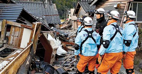 Buscan a víctimas y siguen las réplicas tras terremoto en Japón