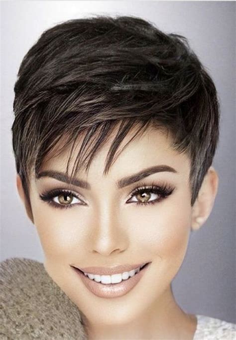 Pin By Joann Mcdonald On Hairstyles Short Hair Styles Stylish Short