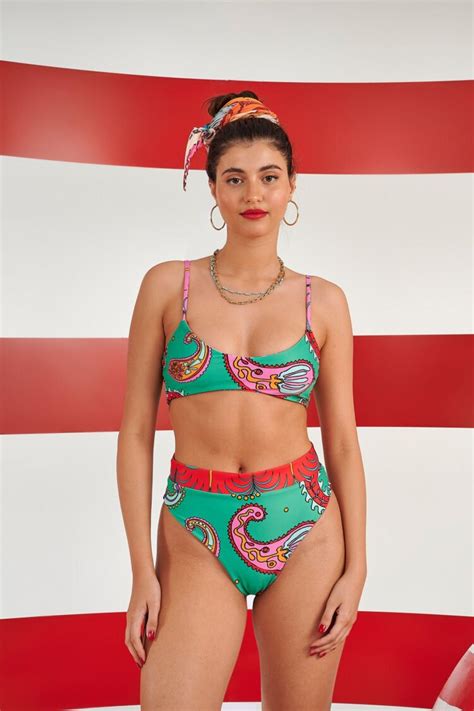 5 Hot Sexy Hi Haylee Bikini Pics