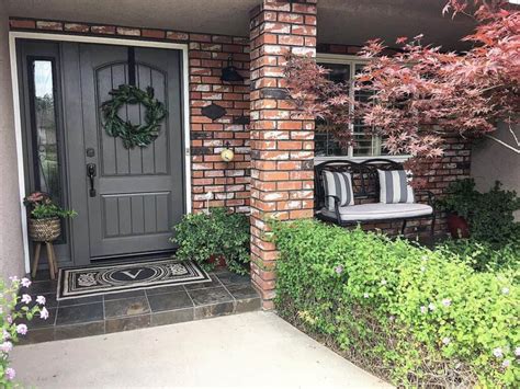 35 Modern Farmhouse Front Door Ideas For Astounding Entrances