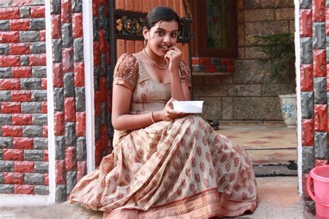Kollywood Actress Divya Spicy Hot Pics No Watermark Images