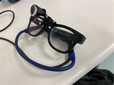 Incorporation of a spectacle Rx into Ray-Bans Stories smart glasses for