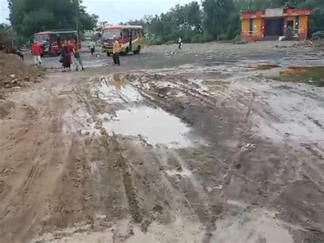 Shajapur Mud Is Spreading In The Premises Of Maa Rajarajeshwari Mata