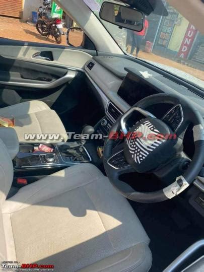 New Mahindra XUV500 spy shots emerge; more interior details revealed