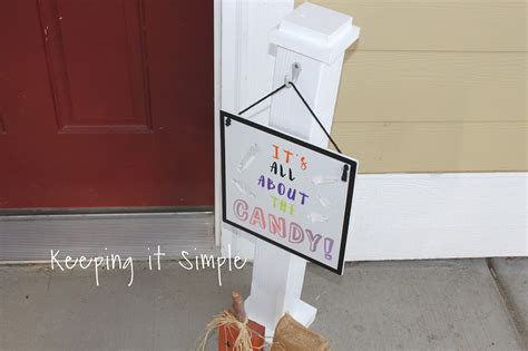 Easy-DIY-Sign-Post-Perfect-For-Holiday-Decor289292 • Keeping it Simple