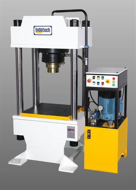 Fully Automatic Mild Steel 20 Ton Four Pillar Type Hydraulic Press At