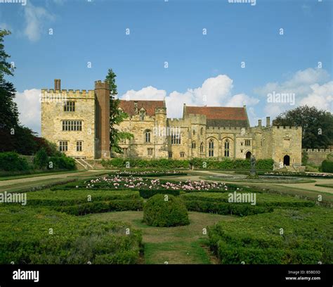 Penshurst Place Gardens Kent Hi Res Stock Photography And Images Alamy