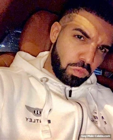 Canadian Rapper Drake Leaked Nude Bik Cock Selfie Photos Fake Gay