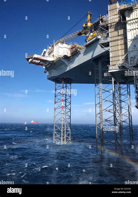 Oil Rig North Sea Aberdeen Stock Photos Oil Rig North Sea Aberdeen