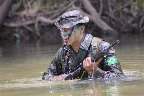 CIGS Centro de Instrução de Guerra na Selva Sala de Armas