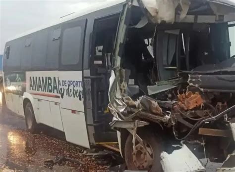 Micro ônibus 14 pacientes câncer se envolve em acidente na BR 467