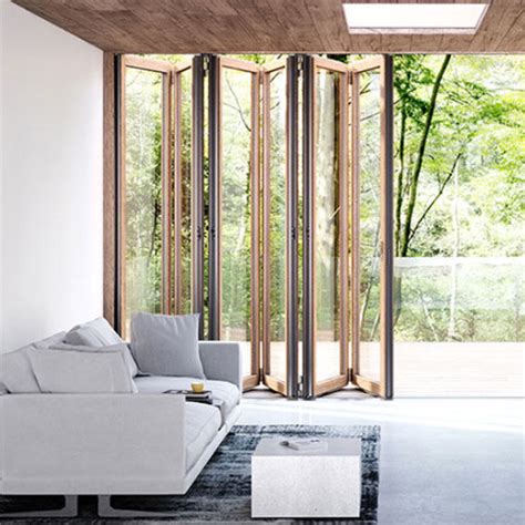 Baie vitrée accordéon WOODLINE SOLARLUX en bois en aluminium