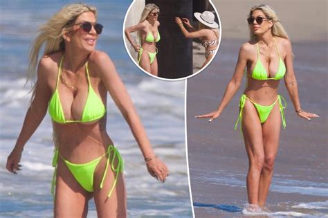 Tori Spelling Shows Off Figure In Neon Green Bikini Patabook News