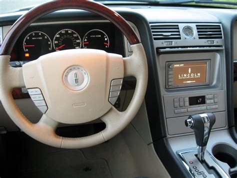 2005 Lincoln Navigator Interior Pictures | Brokeasshome.com