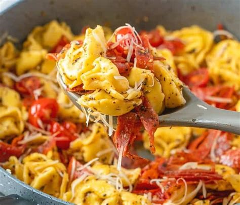 Tortellini italianos en una sartén Video Cocina Facil