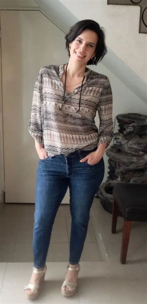 Mexican MILF Scrolller