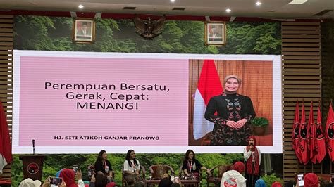 Siti Atikoh Ganjar Sosialisasi Program Keluarga Miskin Sarjana Di