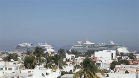 Arriban a Mazatlán dos cruceros con 8 mil 626 personas