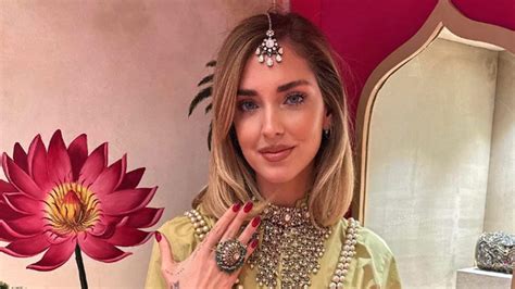 Chiara Ferragni vestita di pietre preziose perché ha un gioiello sulla