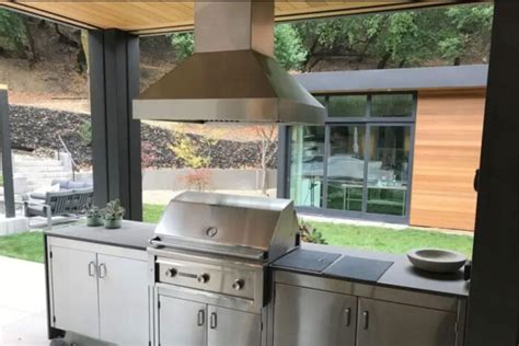 Outdoor Kitchen Vent Hood: When it's Necessary, Key Considerations ...