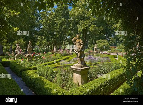 Rose garden in the castle garden in Rothenburg ob der Tauber, Bavaria ...