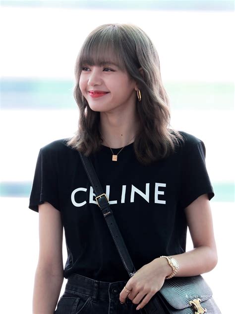 Những Khoảnh Khắc Thời Trang đắt Giá Của Lisa Blackpink