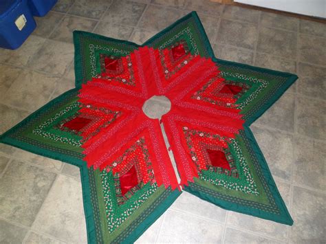 Log Cabin Christmas Tree Skirt Pattern