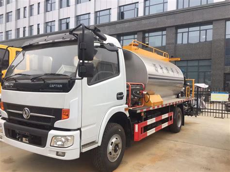 Dongfeng Rhd 6000L 8000L Asphalt Distributor Tank Truck Road