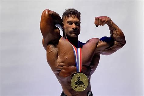 Conheça Chris Bumstead o CBum vencedor do Mr Olympia pela 6ª vez