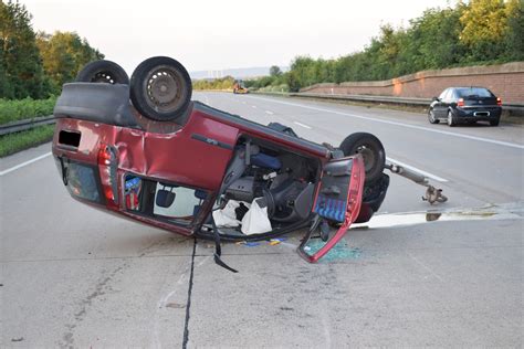 Pol Hi Verkehrsunfall Auf Der Autobahn Presseportal