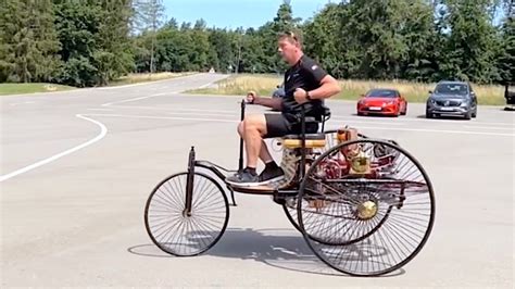 Mercedes-Benz Enthusiast Drives the First Car Designed by Carl Benz in 1885