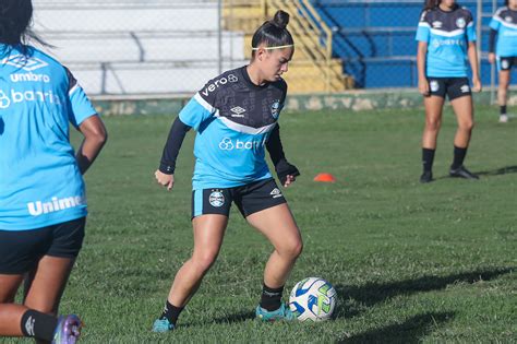 Treino T Tico Marca Ltima Atividade Das Gurias Gremistas Sub Antes