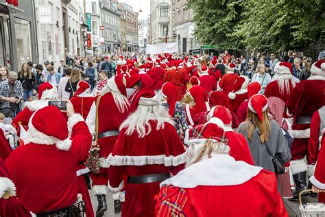 In Photos Christmas Comes Early During Denmarks Annual Santa Claus