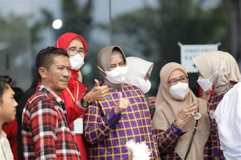 Bunda PAUD Lepas Peserta Pawai Dan Drum Band TK Se Kota Makassar