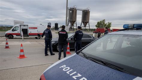 Sterreich Polen Und Tschechien F Hren Grenzkontrollen Zur Slowakei Ein