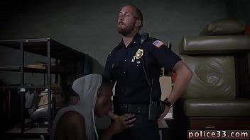 películas de policías desnudos masculinos y policías duchándose gay rompiendo y XVIDEOS