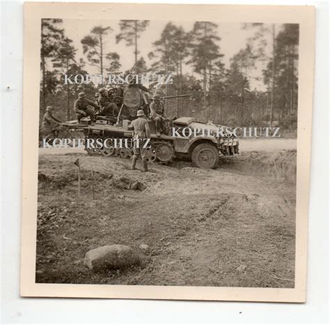 Russland 1941 Kingissepp b Leningrad Sdkfz Halbkette Flak Geschü