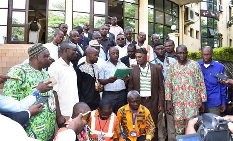 Les syndicats nationaux des transports routiers du Cameroun lèvent leur