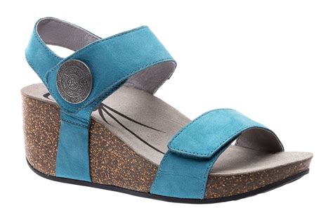 Abeo Una Metatarsal Wedge Sandals In Blue