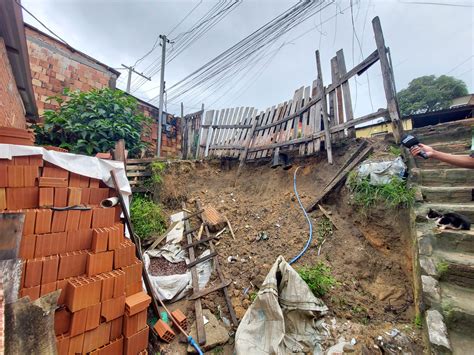 Notícias Moradores denunciam barranco na avenida Iraque no bairro