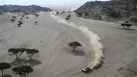 Carlos Sainz has won the opening stage of the Dakar Rally | Top Gear