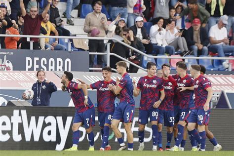 Il Bologna Ritrova La Vittoria Al Dall Ara Lecce Ko Calcio Ansa It