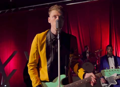 Machine Gun Kelly “let You Go” Video Hwing