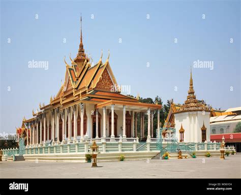 Silver Pagoda Temple Of Emerald Crystal Buddha Wat Ubosoth