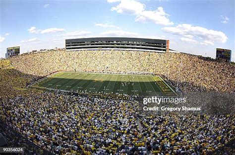 Michigan Stadium Photos and Premium High Res Pictures - Getty Images