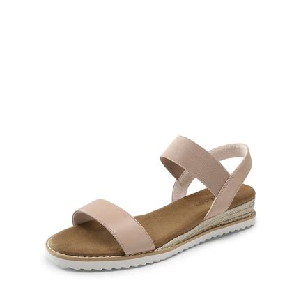 13 Ways To Style Nude Sandals For Women