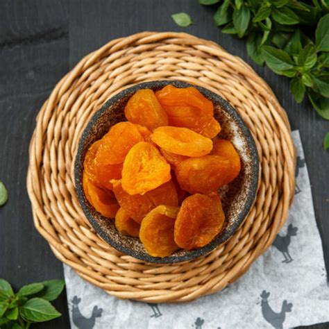 Купить сухофрукты и орехи в интернет-магазине «Ешь Деревенское» с ...