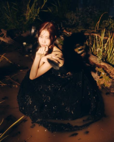 Le Sserafim 르세라핌 Easy Concept Photo Featherly Lotus Pantip