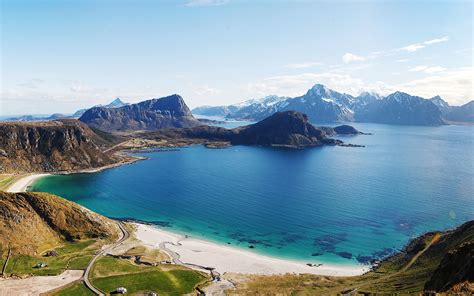 Haukland Beach / Lofoten Islands / Northern Norway // World Beach Guide