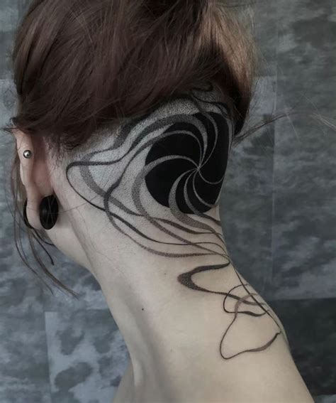 Id Ias Brilhantes De Tatuagem No Pesco O Mundo Ms Neck Tattoo